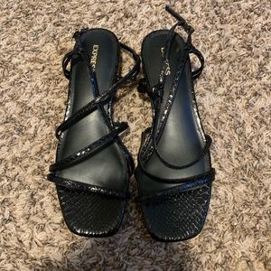 Express sandals